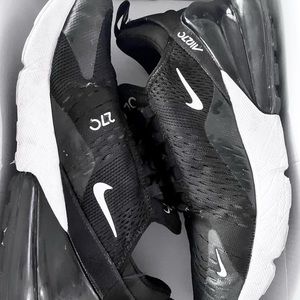 Only wore for about 2 months, still have box very comfortable size 9 Nike shoes